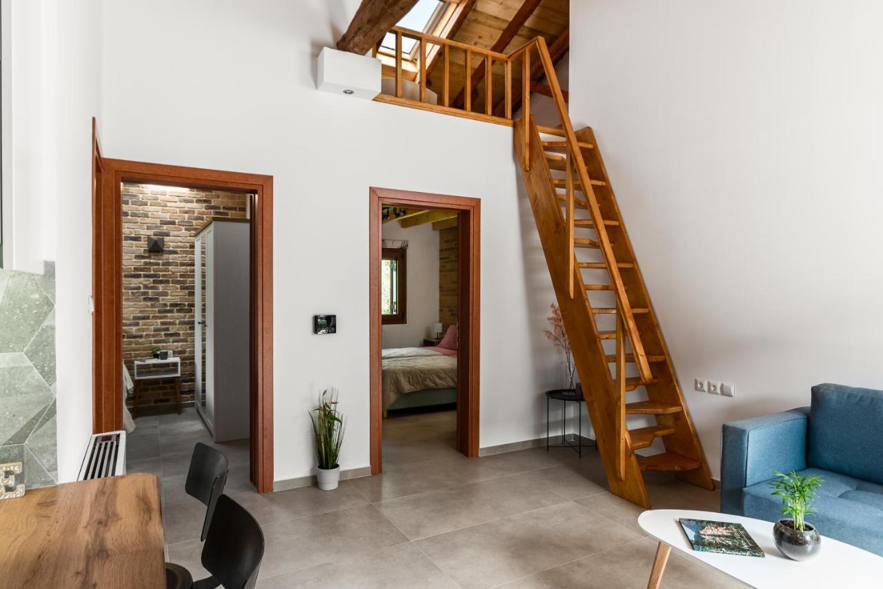 Eloise Apartments Agios Matthaios  Exterior photo