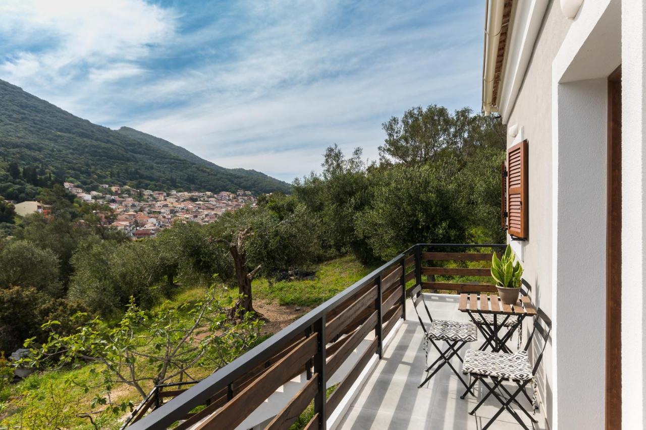 Eloise Apartments Agios Matthaios  Exterior photo